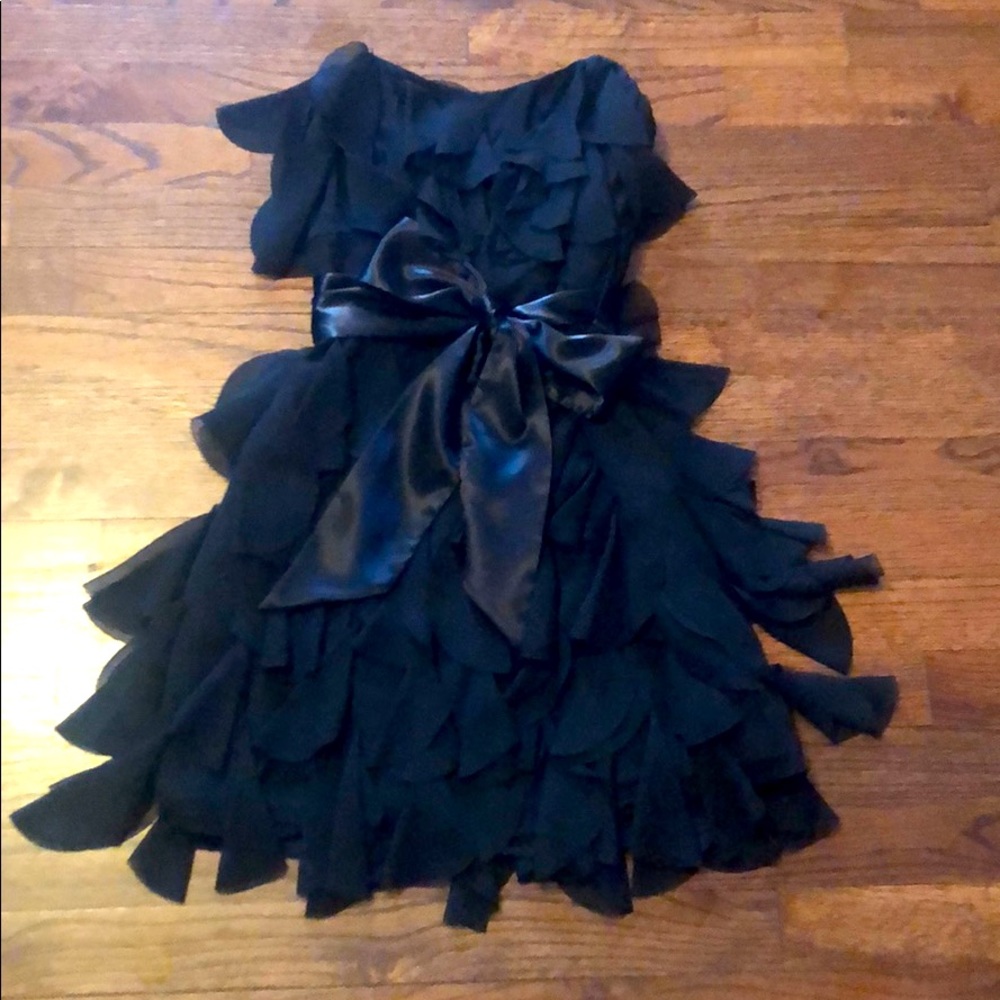 Guss size 5 black mini dress